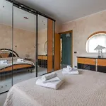 Апартаменты House